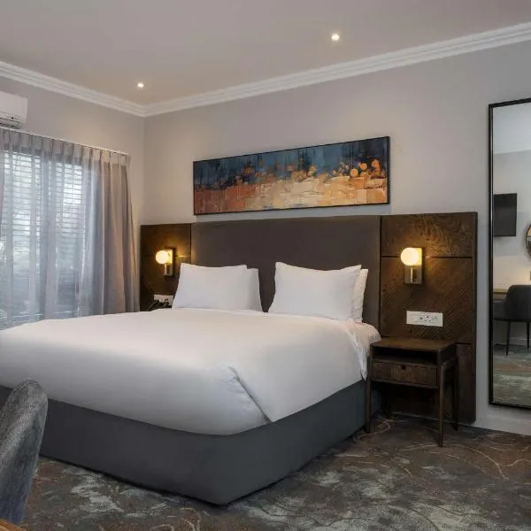 Radisson Hotel and Convention Centre OR Tambo Airport, hotel in Johannesburg