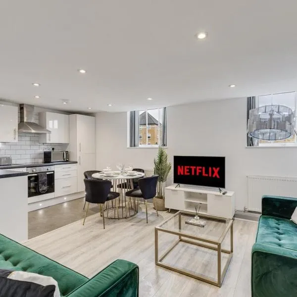 Stylish stay Ware town with parking, hotel em Ware