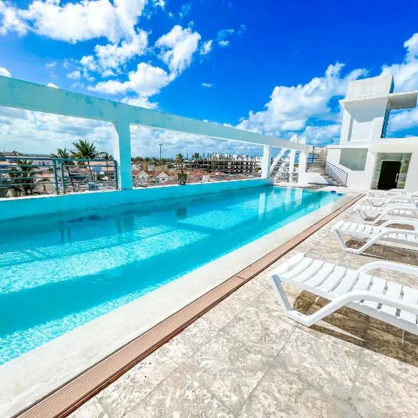 ROOFTOP POOL Ducassi STUIOS SUITES Los Corales HOTEL BEACH CLUB & SPA, hotel em Punta Cana