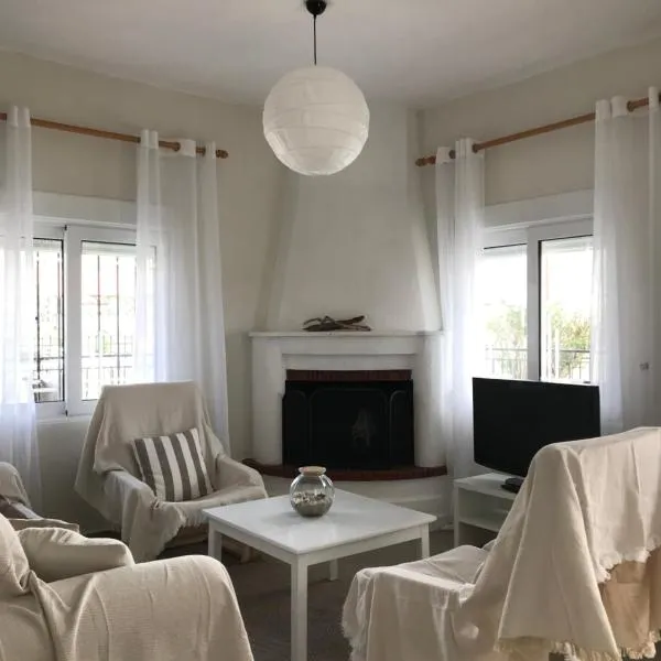 Petra's house - 2 families house, hotel di Asproválta