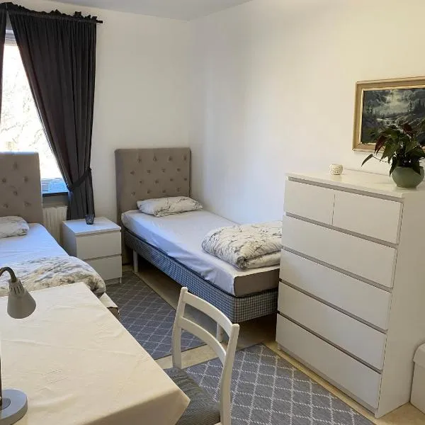 Nära till allt, i delad lägenhet, hotel v destinaci Ystad