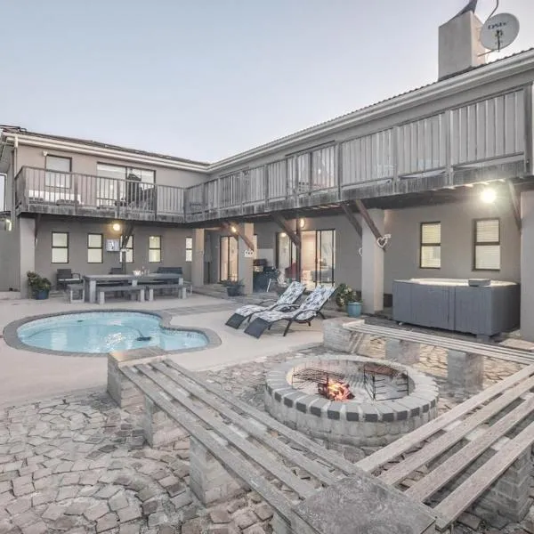 Sunset Villa in Yzerfontein, hotel in Yzerfontein