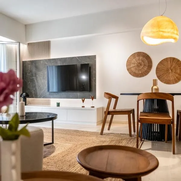 Central Athens Spacious Boho Retreat In Acropolis, hotel di Athens