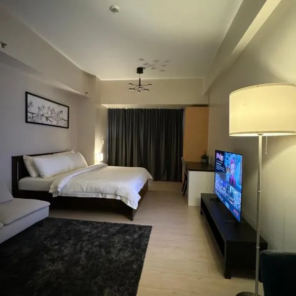 81 Newport Blvd Cluster 5 Unit 3F by Rechelle Nunag, hotel in Manila
