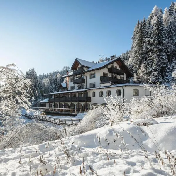 Hotel Bad Waldbrunn, hotel v destinaci Monguelfo