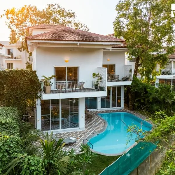 StayVista at Villa Paradiso - Private Pool, Wi-Fi, khách sạn ở Mandrem