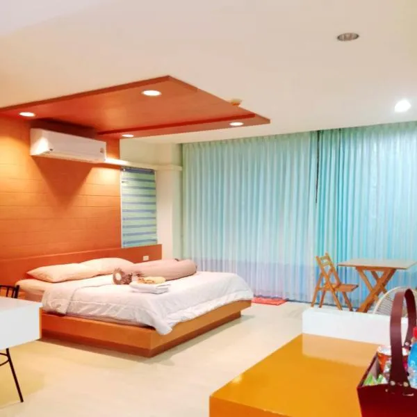 The Beach Bangsaen Condo 327-27、バンバンセーンのホテル