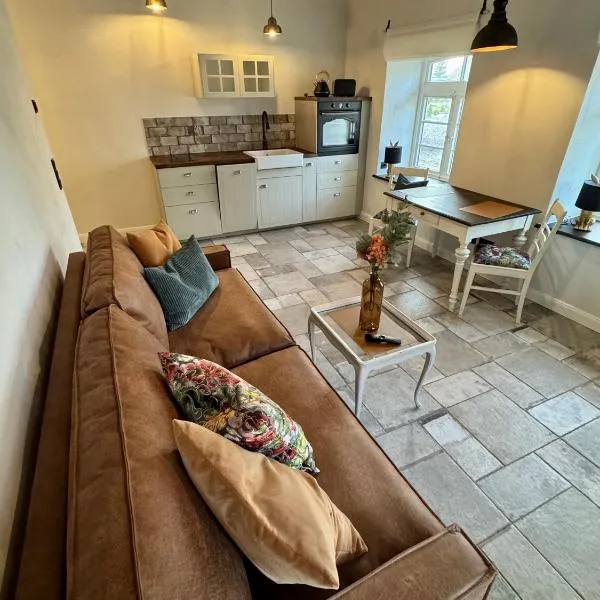 Viesnīca Oolt Huus No 2 I exklusives Wohnen im denkmalgeschützten Reetdachhaus pilsētā Sievern