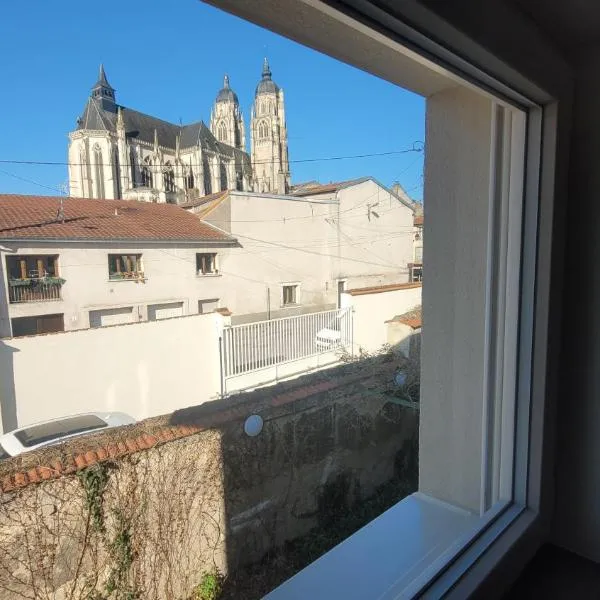 En face de la Basilique de Saint Nicolas-de-Port, hotel v destinácii Saint-Nicolas-de-Port