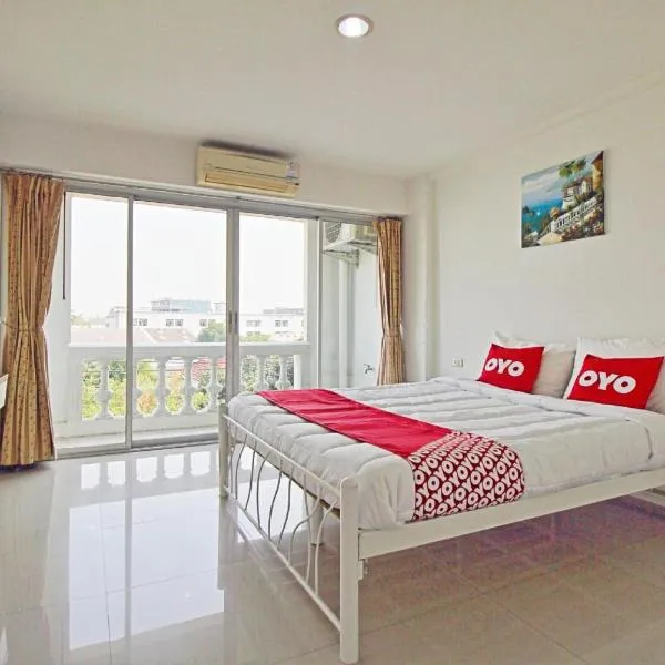 Super OYO 498 Ladawan Villa, hotel in Bangkok