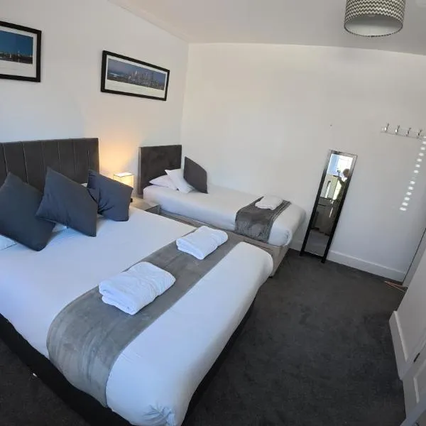 Oakhurst Gatwick B&B, hotel in Crawley