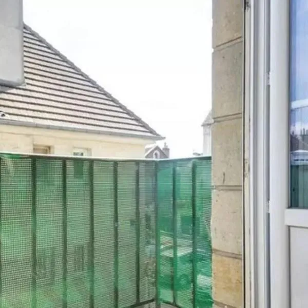 Chambre chez l'habitant dans un appartement à 2 pas de la gare SNCF et à 300m de la gare routière, hotel v destinaci Creil