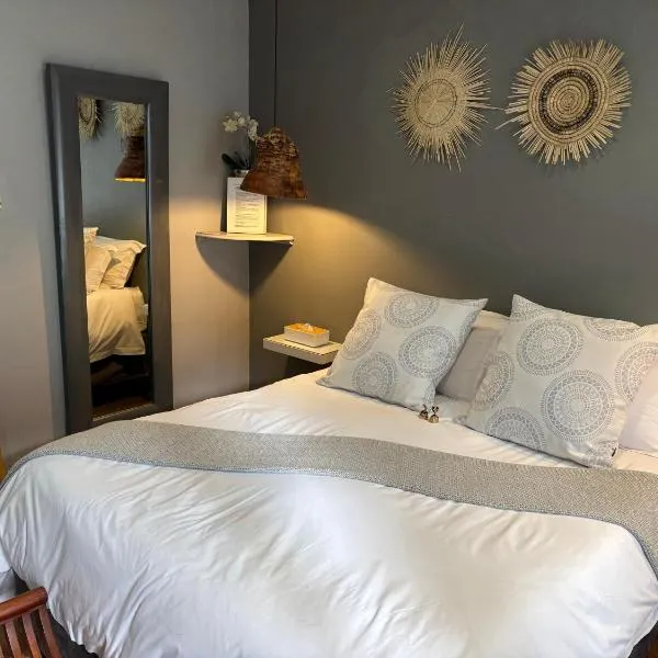 Luxury Upmarket Guesthouse 20 on 4th, hotel v destinaci Rustenburg