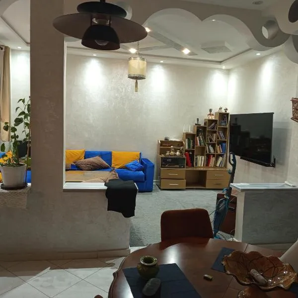 À mi-chemin, hotel in Larache