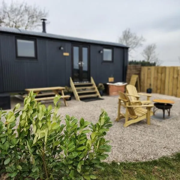Brackenslack Shepherds Huts، فندق في Maulds Meaburn