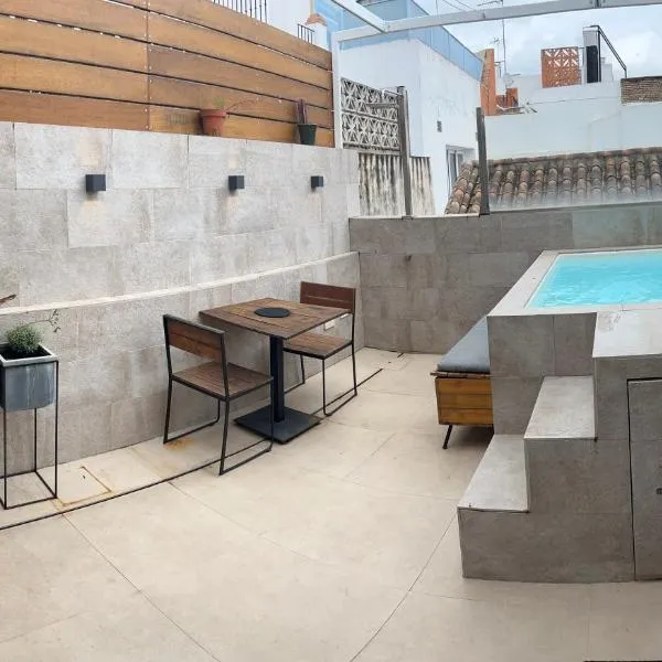 One&Lux Gran Poder - Modern loft with Private Pool and Terrace, hotel v destinaci Seville