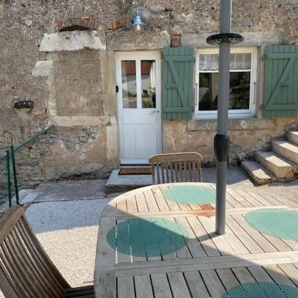 Petite maison de charme à Thury, hotel v destinaci Thury