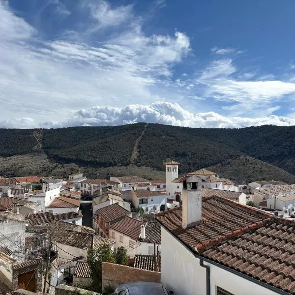 La Casa de Domingo, hótel í Tózar