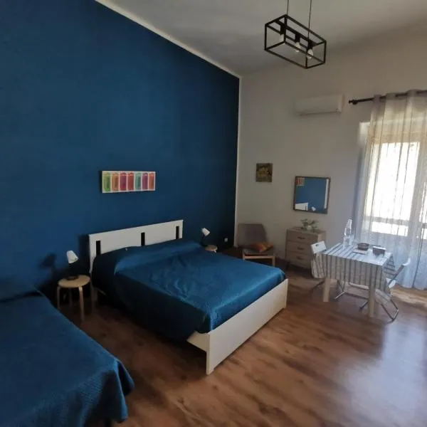 A Un PASSO DAL DUOMO " GARAGE AUTO AL COPERTO INCLUSO", hotell i Catania