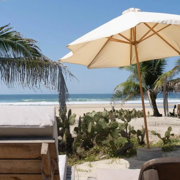Cabanas Adobe Frente Al Mar, hotel in Puerto Escondido