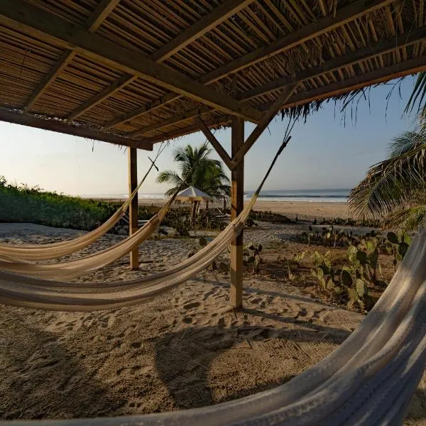 Cabanas Adobe Frente Al Mar, ξενοδοχείο σε Puerto Escondido