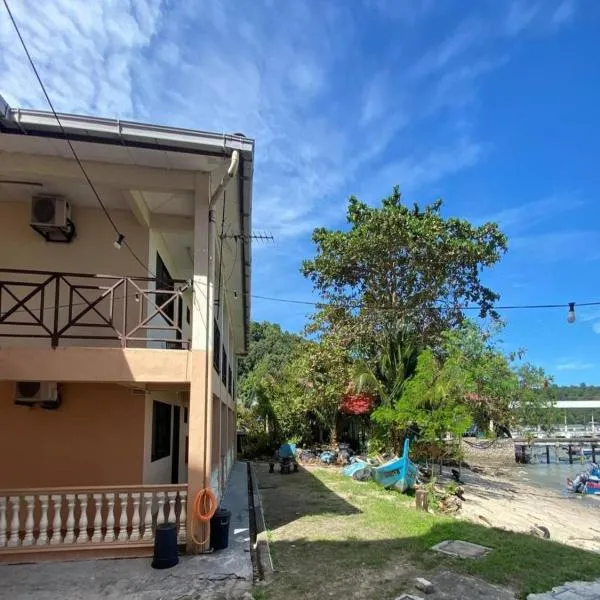 Capital O 91094 Hotel & Chalet Sportfishing, готель у місті Бату-Феррінгі