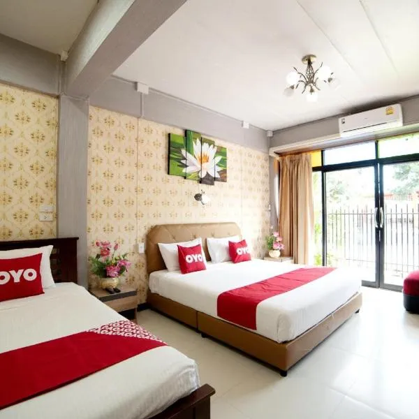 OYO 465 Krung Kao Traveller Lodge, hotel v destinaci Ayutthaya