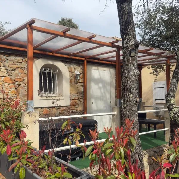 Le Cocon en pierre au coeur du Verdon gîte "Le Repos Des Chênes", hótel í Régusse