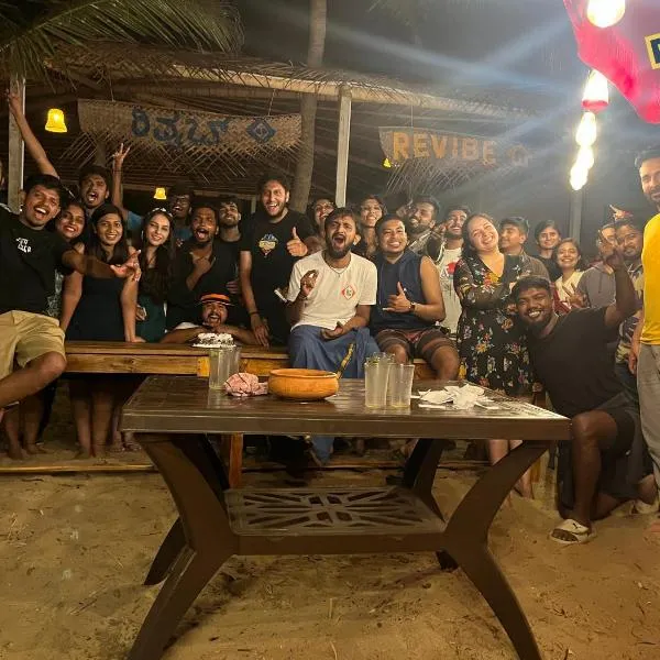 Revibe Beach Hostel Gokarna, hotel in Gokarna