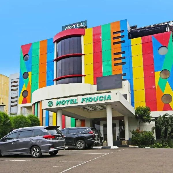 Super OYO Townhouse OAK Hotel Fiducia Serpong, ξενοδοχείο σε Serpong
