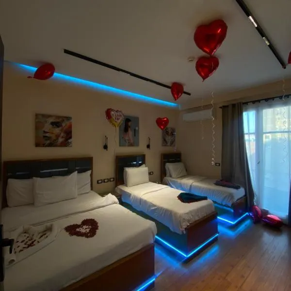 Space Hostel, hotel in Cairo