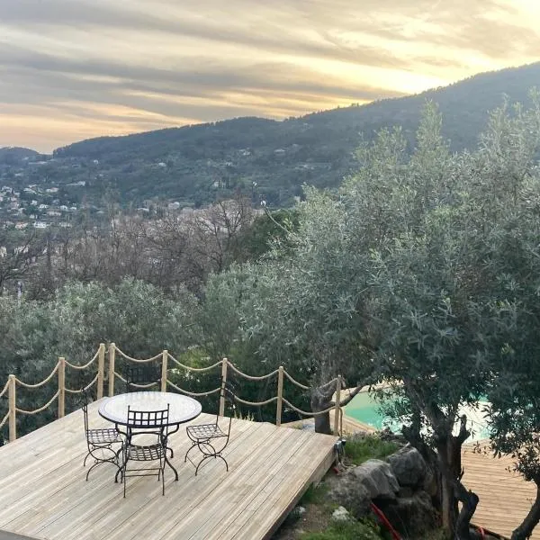 L'Olivaie - Calme, confort et vue imprenable – hotel w mieście Seillans