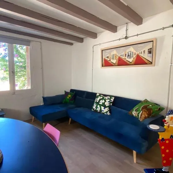 La Petite Grand Maison près de Chauvigny, hotel em Fleix