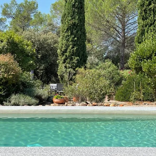 Aux romarins, hotel v destinácii Les Arcs sur Argens