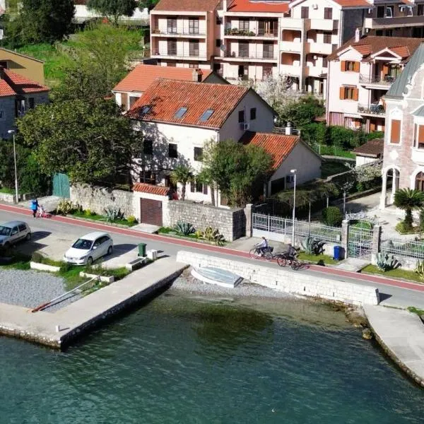 Waterfront Villa Magnolia, hotel di Kotor