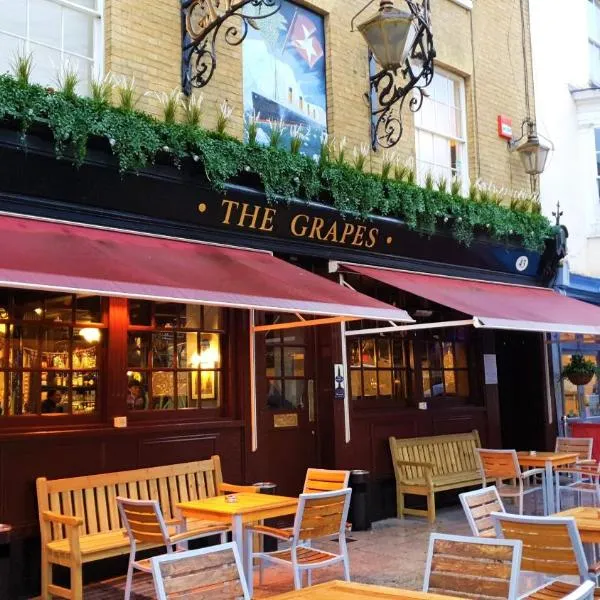The Grapes Pub, hotel v destinaci Southampton