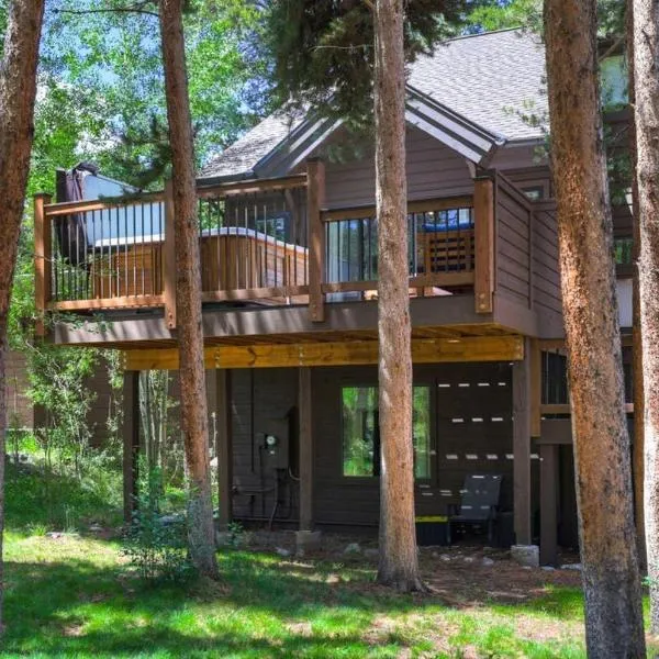 Luxury Modern Townhome-Private Hot Tub-In Town、ブリッケンリッジのホテル