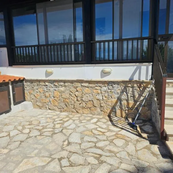 Lilium Chalet di lusso a San Vito con parcheggio e spiaggia privata, hotel in Il Pizzone