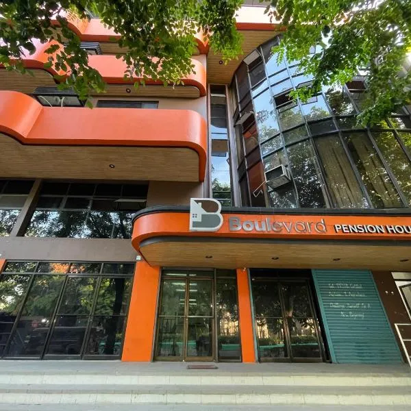 Boulevard Pension Hotel Cebu, hotel in Cebu City