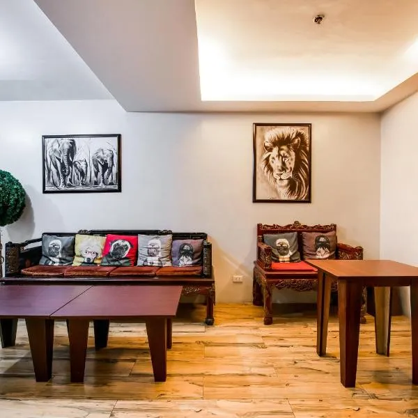 OYO 136 Regal Residences, hotel v destinaci Manila