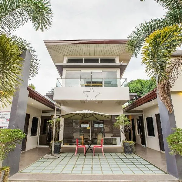 OYO 489 Casa Mia Hotel Suites, hotel General Santosban