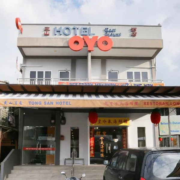 OYO 89915 East Mount Hotel, хотел в Кукуп