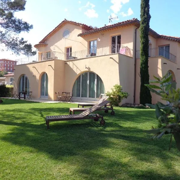 Appartement Villa Angelina, hotel a Grimaud