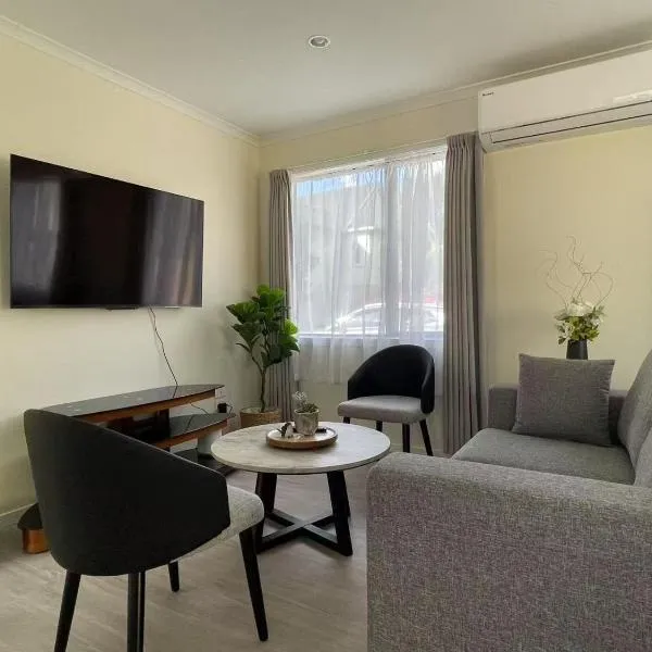 Modern 2 bedrooms house opposite Waikato Hospital, hotel v destinaci Hamilton