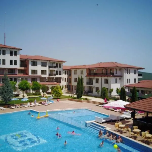 Harmony Hills Tomovi Apartment H15, hotel en Rogachevo