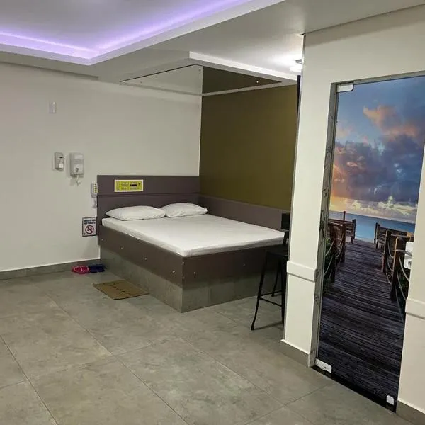 Motel Drive in T - Prolongamento da Avenida Getúlio Vargas fácil acesso ao Shopping Pátio Chapecó, hotel in Chapecó