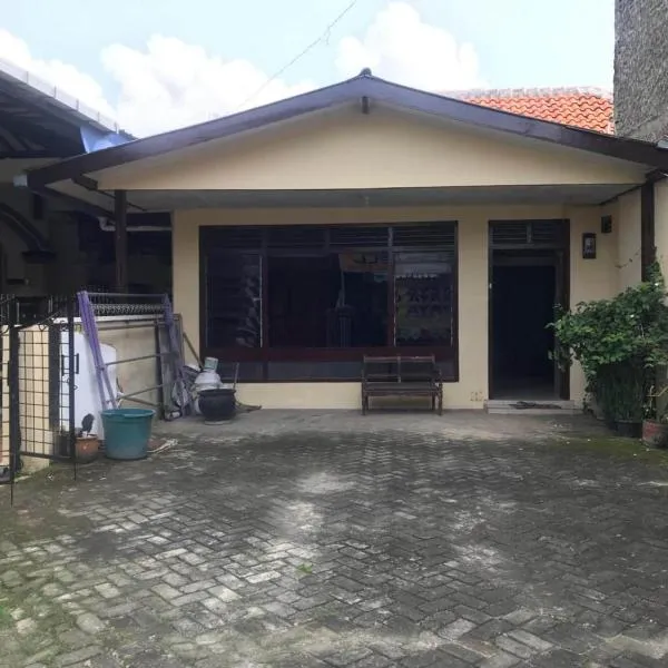 OYO 93864 Wisma Gading Syariah, hotel v destinaci Pemalang