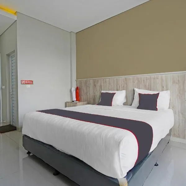 Capital O 1898 Louise Place, hotel v destinaci Cianjur