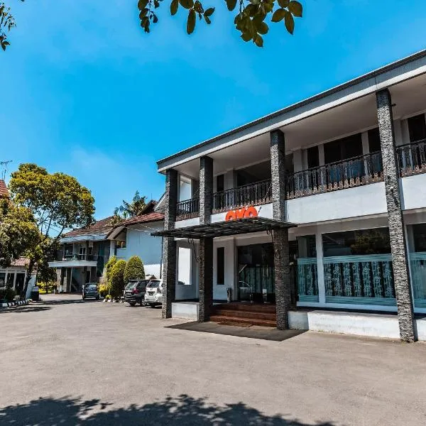 Super OYO 686 Bunga Karang Hotel, khách sạn ở Bekasi
