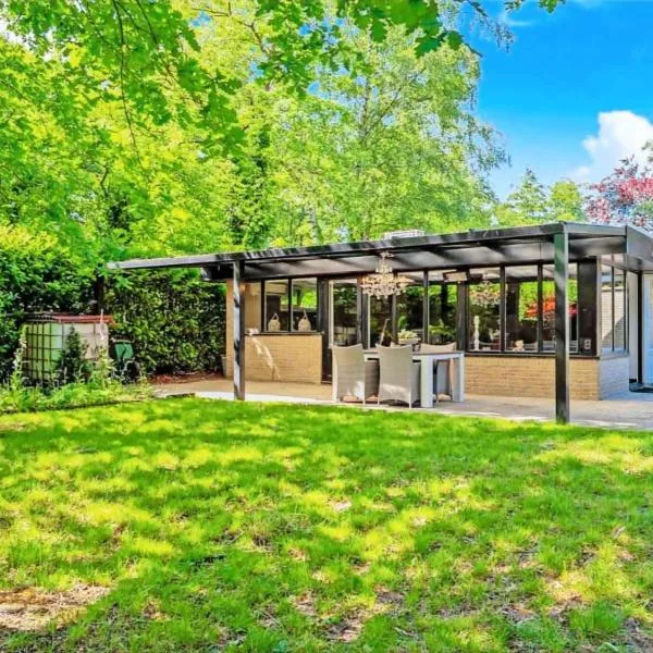 Sonnig Bungalow, hotel en Bovenwezet